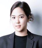  Stephanie  Yeo  picture